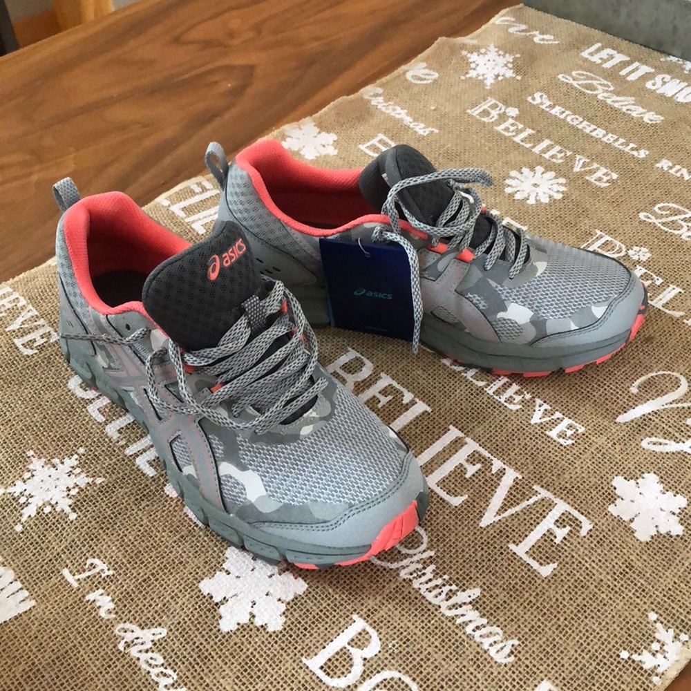 Running shoes
